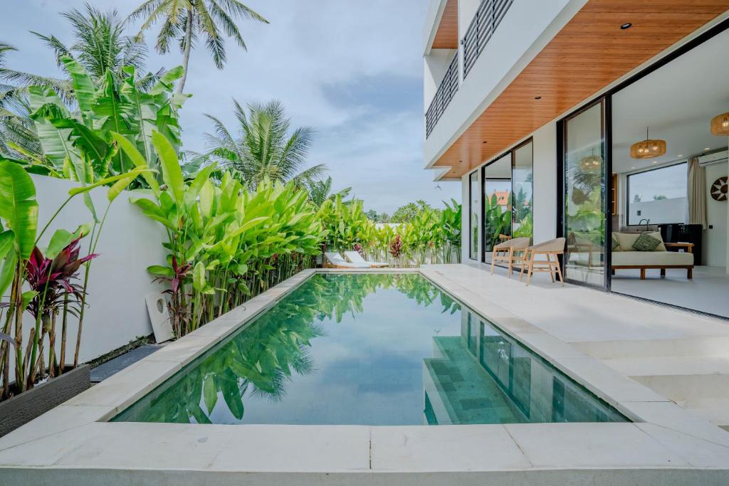 Santara Villas Ubud — pool and villas